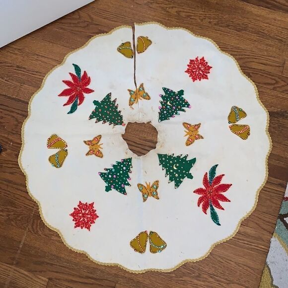 Vtg 60s felt beaded & spangled Christmas tree skirt - Picture 1 of 13